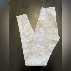 Lululemon Wunder Under Luon